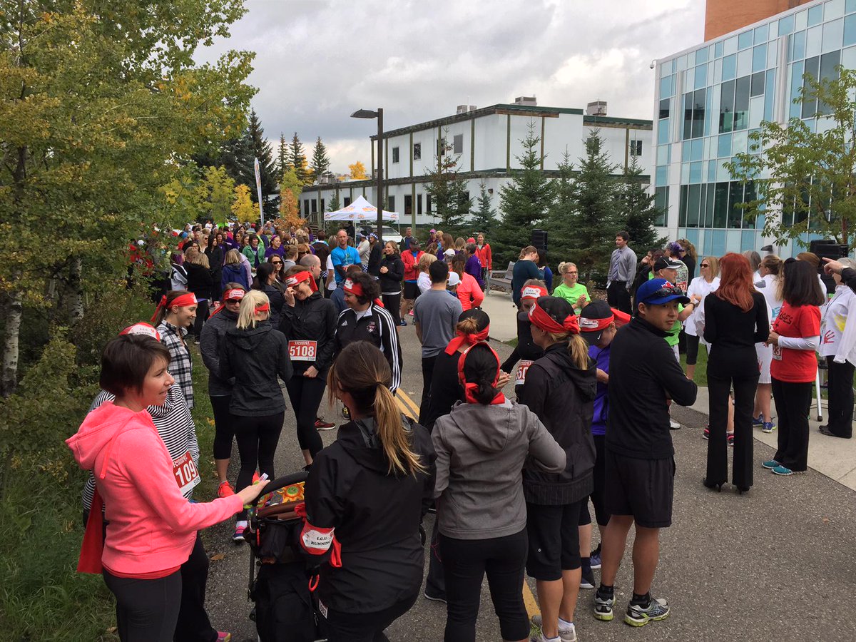AHS_YYCZone's tweet photo. It may be chilly out but things are heating up at #runforrockyview http://t.co/NAXMX6Uq0e