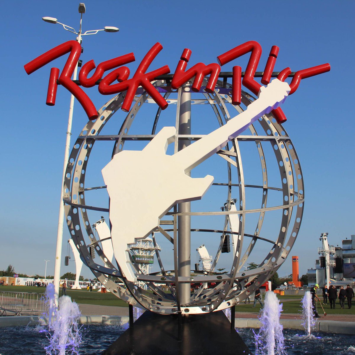 Terra's tweet photo. Falta pouco! Cidade do Rock está pronta para o Rock in Rio
http://t.co/ttCCUUnCAY http://t.co/jaT6zFnirb