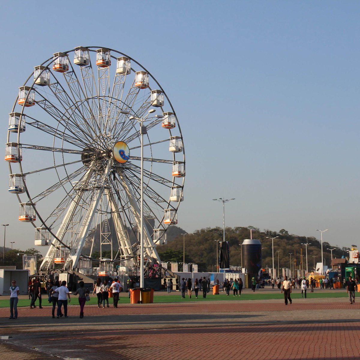 Terra's tweet photo. Falta pouco! Cidade do Rock está pronta para o Rock in Rio
http://t.co/ttCCUUnCAY http://t.co/jaT6zFnirb