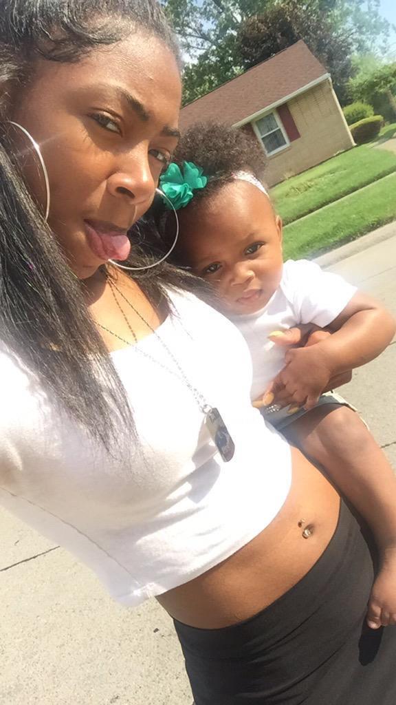 Happy birthday to my lil mama she\s the BIG1      