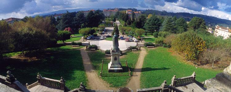formulauni's tweet photo. #CampusUniversitario de #SantiagodeCompostela desde lo alto del Parque de la Alameda.
http://t.co/qva5g0HgIy RT http://t.co/QRjyakjkNN