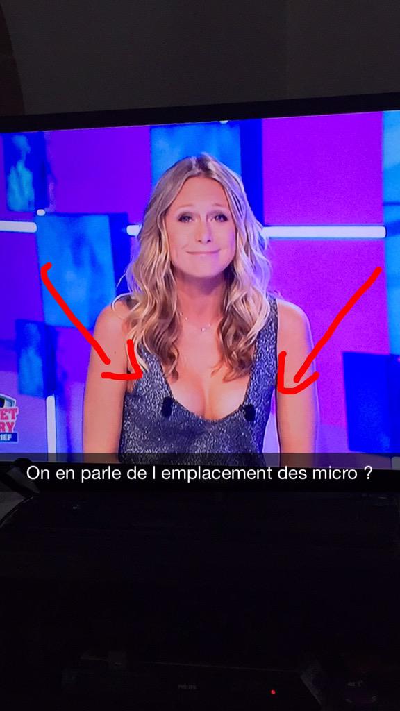 DjVesty's tweet photo. Y a qu elle qui a 2 micros au débrief .. Et bien placé!! #SecretStory9 #SS9 http://t.co/Cx8tOBGIAm