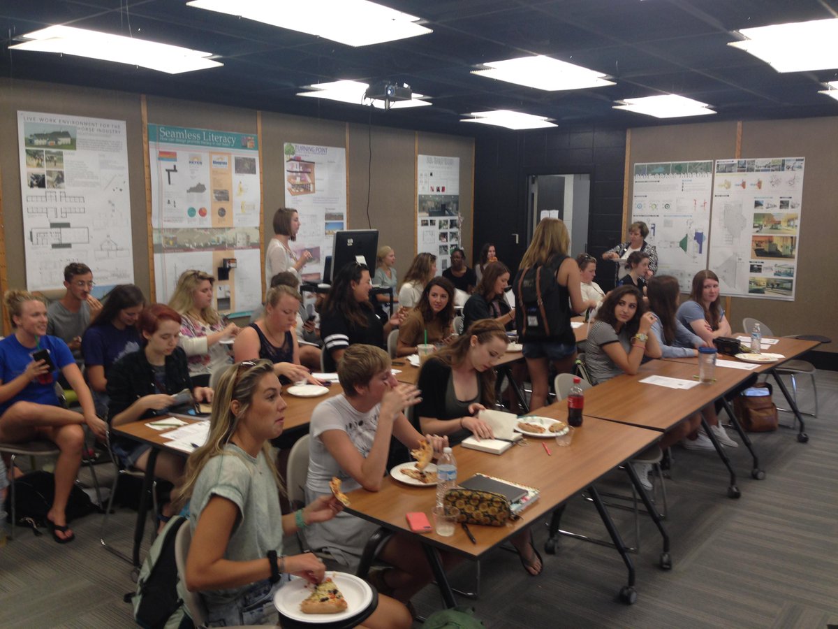 #IIDA #GettoKnowYouEvent <a href="/uofky/">bn</a> we're ecstatic to see where the 'ol blue grass rd will take Denise &amp; our UK Creatives