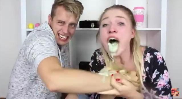 edoppelli's tweet photo. wenn ich liont oder dagi in meiner tl seh': http://t.co/mTZouunyH6