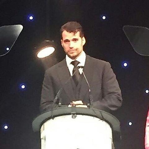 HenryCavillNews's tweet photo. Henry Cavill surprised the crowd at the @LicensingAwards, and we've added a few new pics! http://t.co/5uSkN5KudR http://t.co/cnnahXnn19