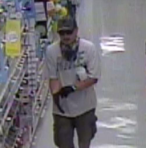 HamiltonPolice's tweet image. RT this Robbery suspect &amp;amp; let's show who ever it is that #HamOnt is getting the word out. goo.gl/EbSXE5 ^sw