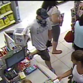 HamiltonPolice's tweet image. RT this Robbery suspect &amp;amp; let's show who ever it is that #HamOnt is getting the word out. goo.gl/EbSXE5 ^sw