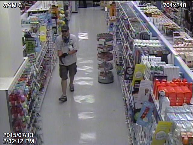 HamiltonPolice's tweet image. RT this Robbery suspect &amp;amp; let's show who ever it is that #HamOnt is getting the word out. goo.gl/EbSXE5 ^sw