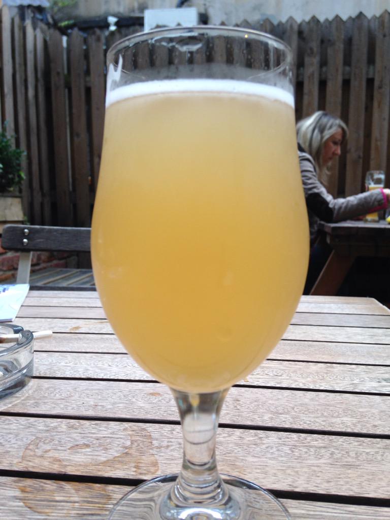 gloaming55555's tweet photo. @MarshallStaxx @MadHatBrew seriously though HOW DOES IT TASTE SO MUCH LIKE TZATZIKI?!?! Wizardry... http://t.co/r1NMNqIk1L