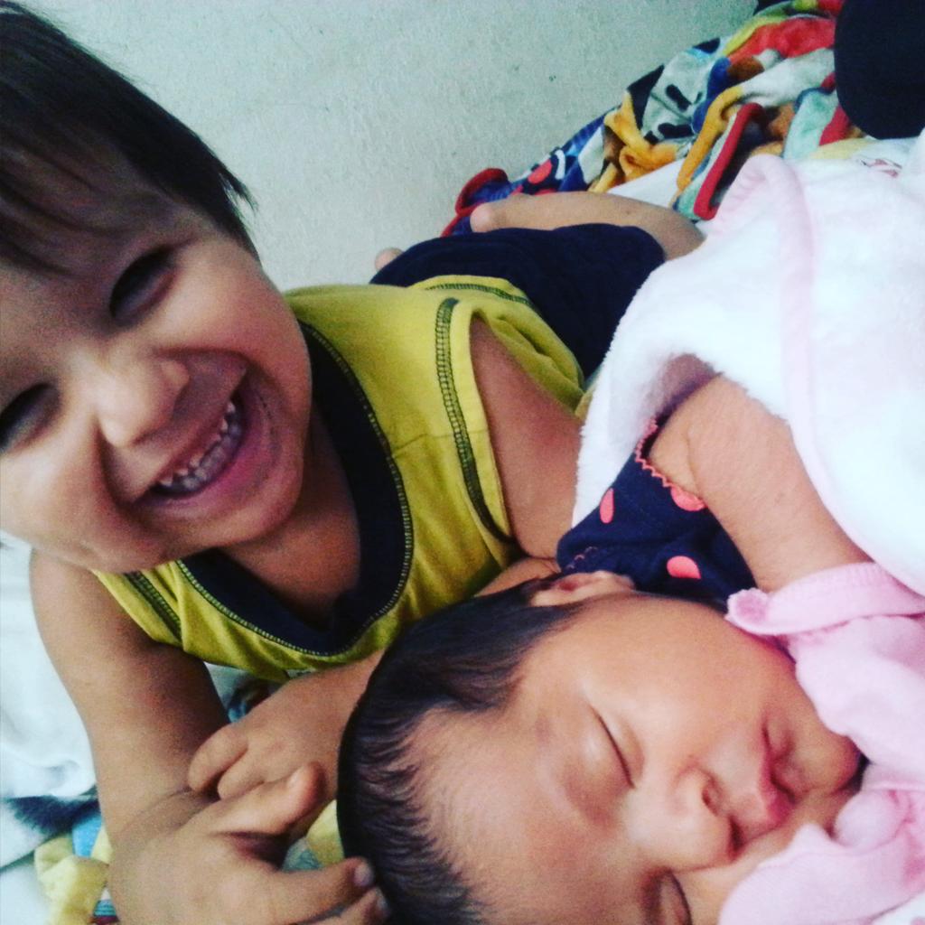 bustos_gabby's tweet photo. My Life In A Picture 👶👸❤ http://t.co/w44gTen2T1