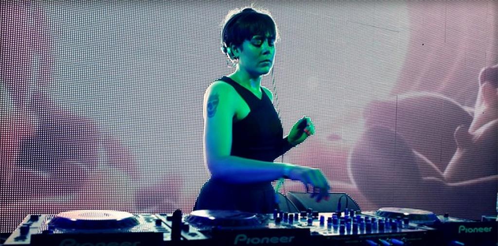 #NYC! Win 2 free tix to see <a href="/LOUISAHHHh/">LOUISAHHH</a> <a href="/laurenflax/">Lauren Flax</a> &amp; <a href="/Thisis_BETO/">Beto Cravioto</a> FRI at <a href="/GoodRoomBK/">Good Room</a> ⇒ thrl.cl/dt.c.jKG