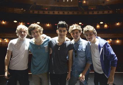 twonedallas's tweet photo. UM RT = UM VOTO
#EMABiggestFans1D http://t.co/1J1qf32wcq