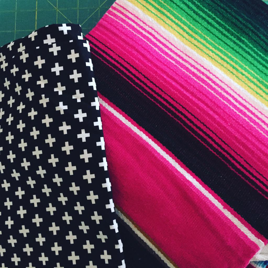 HandsFullDesign's tweet image. So excited about this combo! #pillowcover handsfulldesigns.com