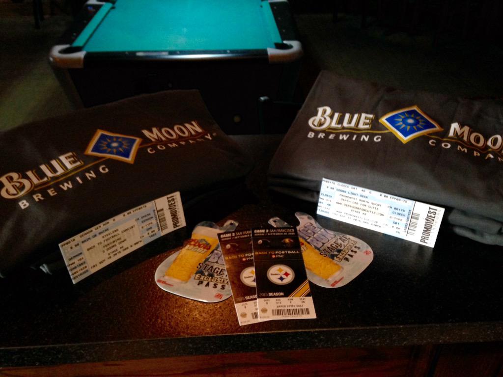 JollyCauley's tweet photo. Sampling @BlueMoonBrewCo Harvest Pumpkin here at @TheClubhouseGib until 8! @MirthPromotions @coorspgh http://t.co/HfxagdRns7