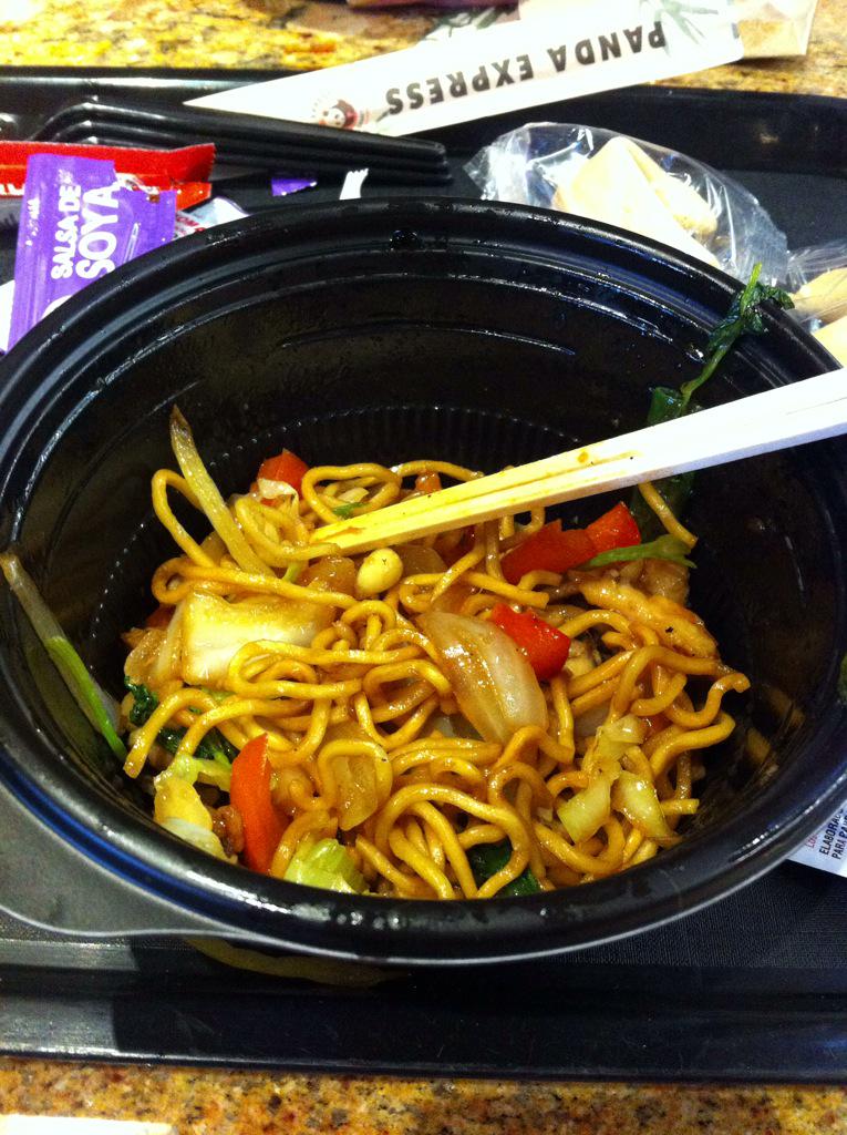 san_tee's tweet photo. Te amo @PandaExpressMx #PolloThai 😍 http://t.co/O8oBoqbsKs