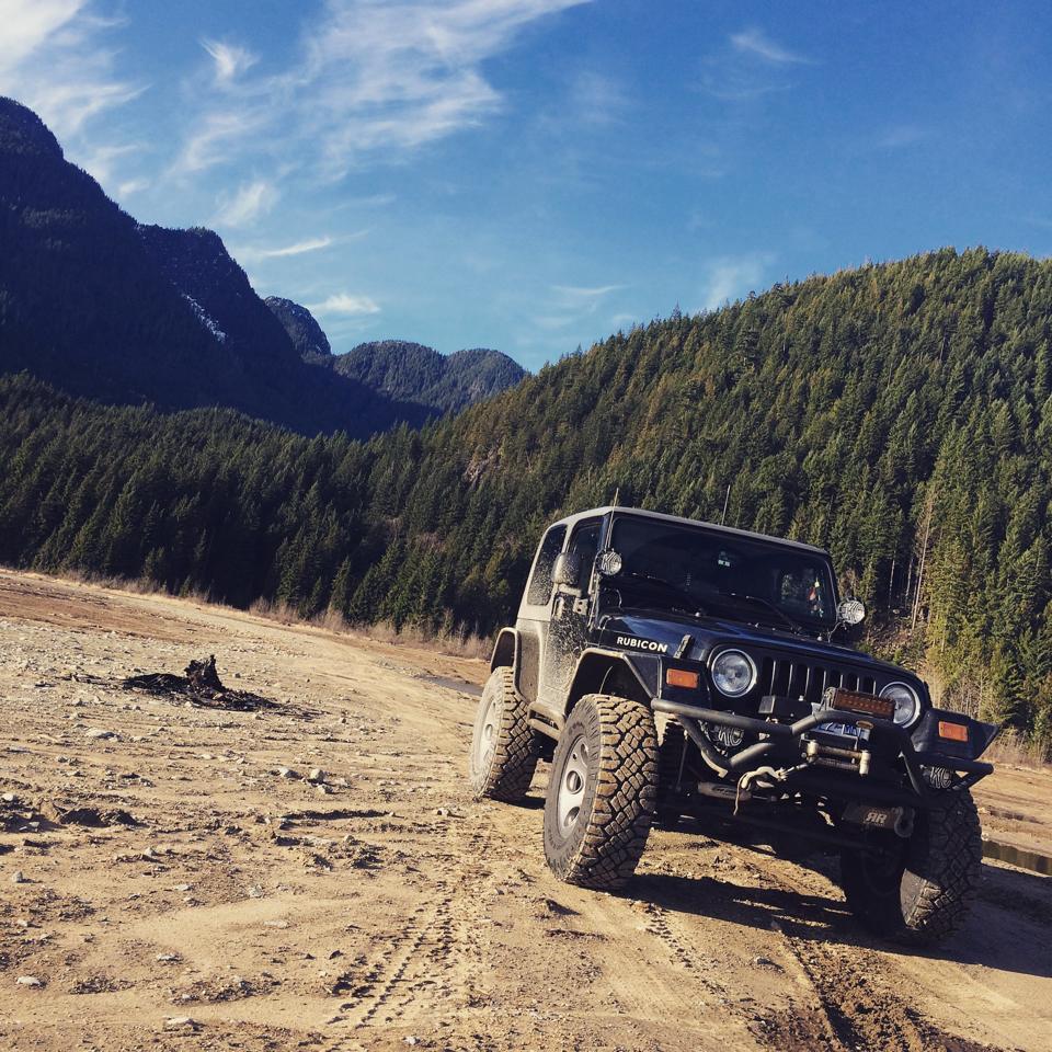 Jeep's tweet photo. Soak up the scenery. #WranglerWednesday (Photo credit: Jacob D.) http://t.co/9JOsXjr9pL