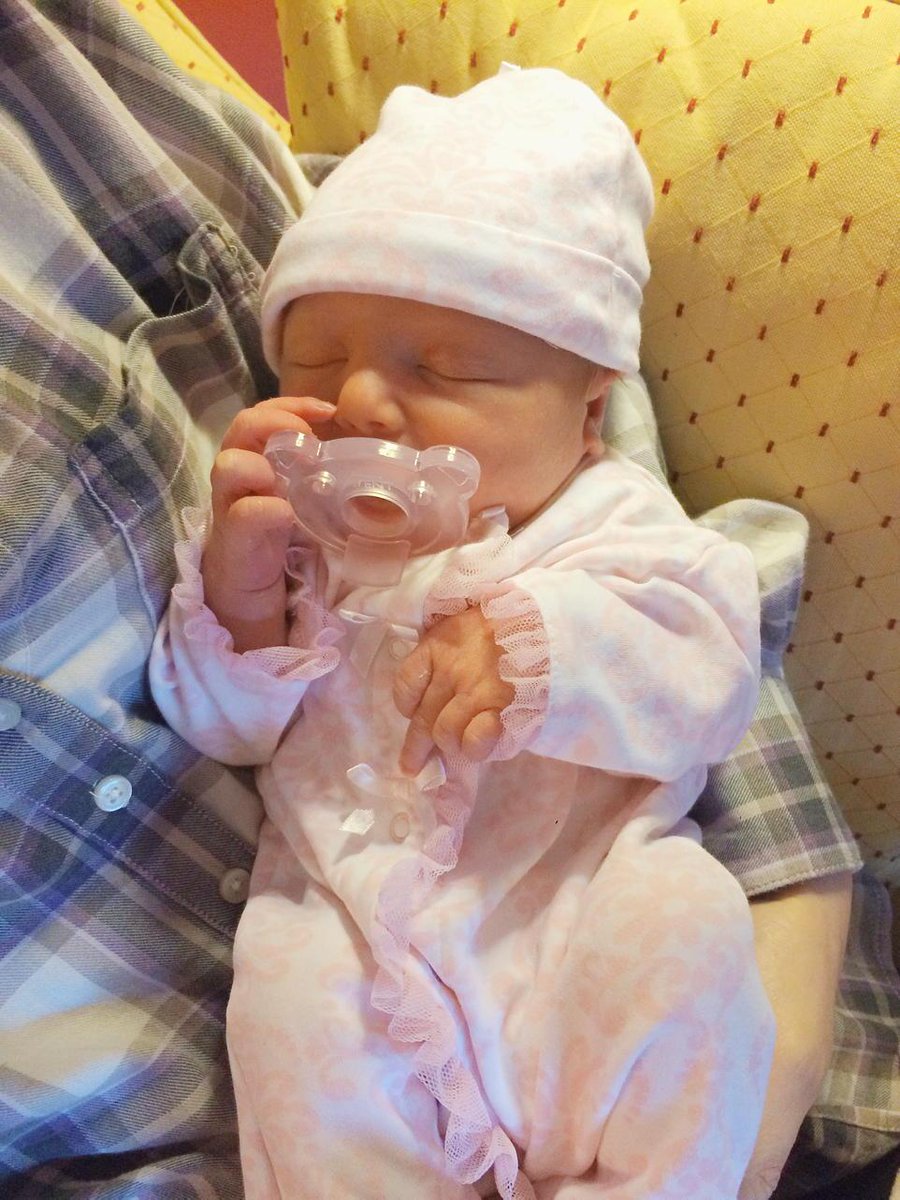 HJackson24's tweet photo. Little girl is loving her NEW @Avent_US Soothie Shapes paci! #trendsetter #aventparent #tinydetails http://t.co/vFKUNPb5X6
