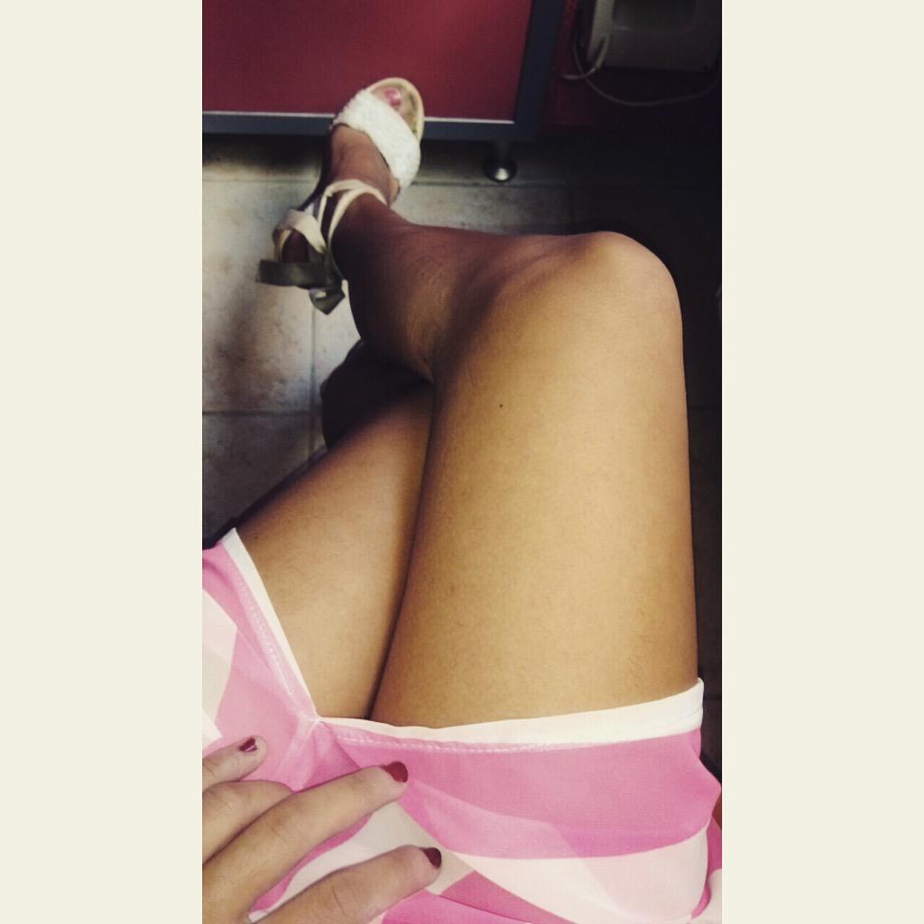 CruelMerve's tweet photo. Yerini biliyosun köpek 😈 http://t.co/MC8xlRLin5