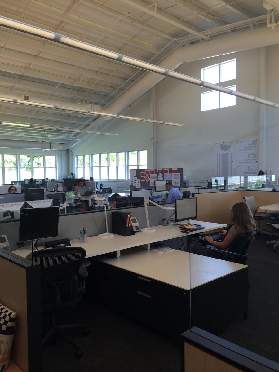 LaurenFuller019's tweet photo. #designYard #smbbootcamp @HermanMiller http://t.co/kAw3lvf0oN