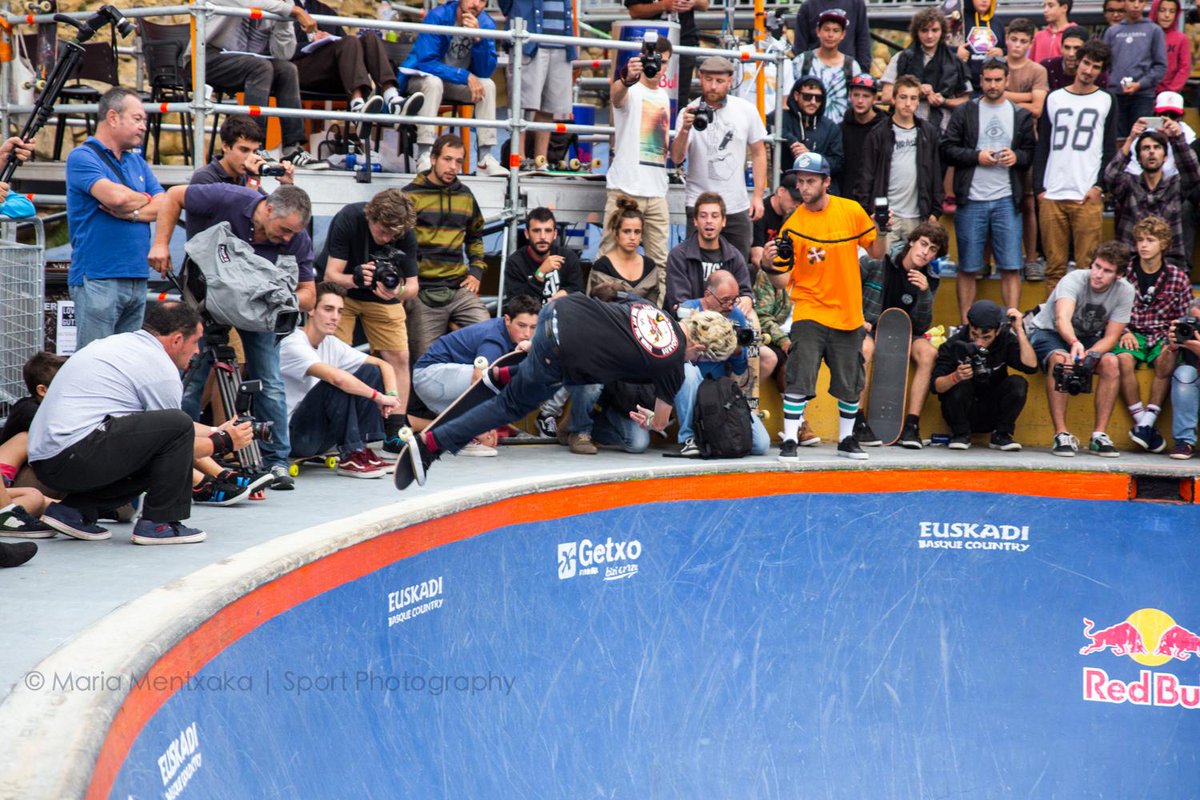 mariamentxaka's tweet photo. Los riders @danny_lion y Kalle Berglind http://t.co/RB6bW1wfzT la lian en el #euskaltel #bowzilla de #Getxo http://t.co/xpRvSP4Xbs