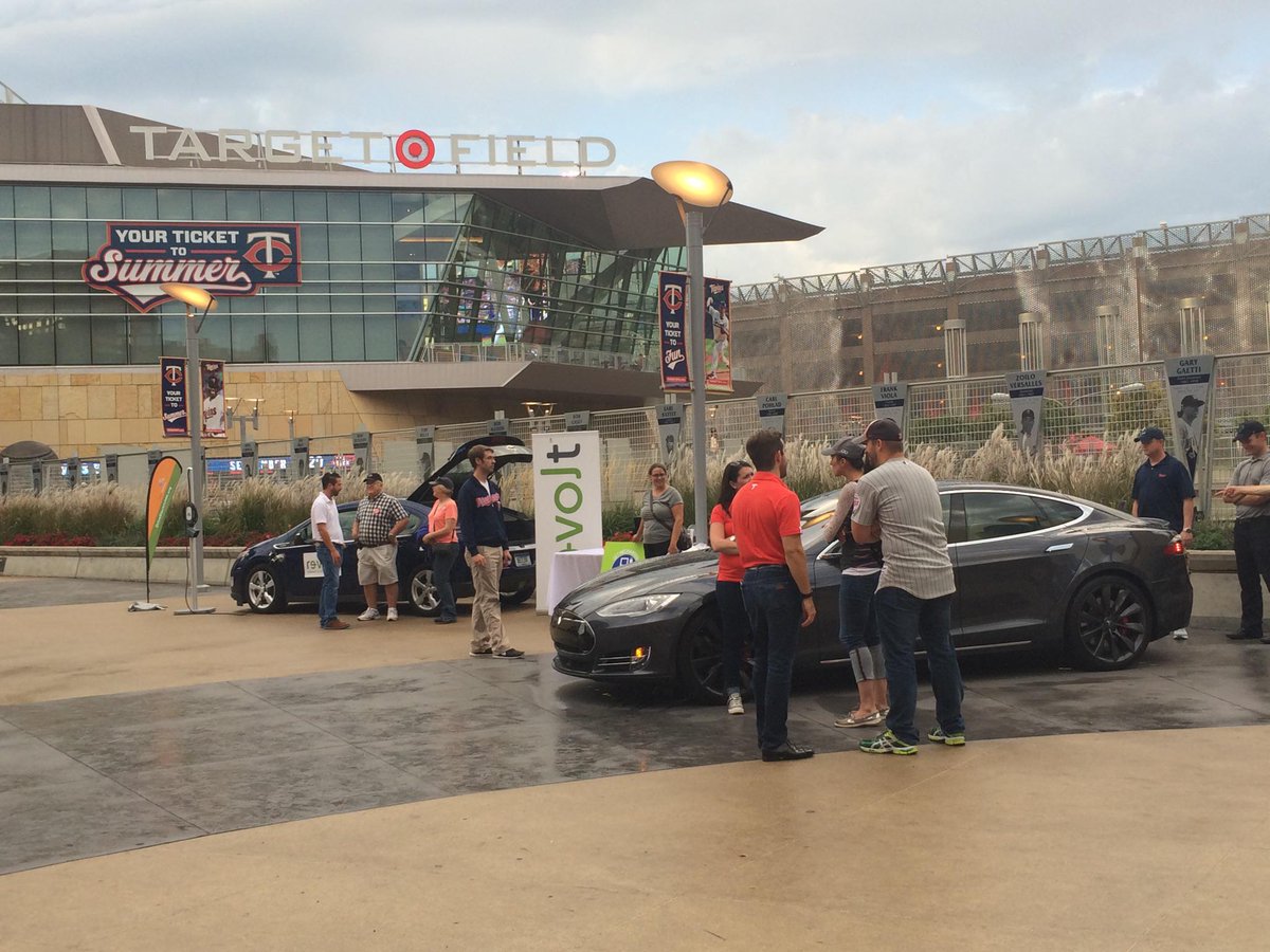 GREnergyNews's tweet photo. We're on Target Plaza B4 the @Twins game! Stop by - kick the tires on a Tesla and Chevy Volt. #MNrevolt #DriveElecMN http://t.co/niYttTUtIp
