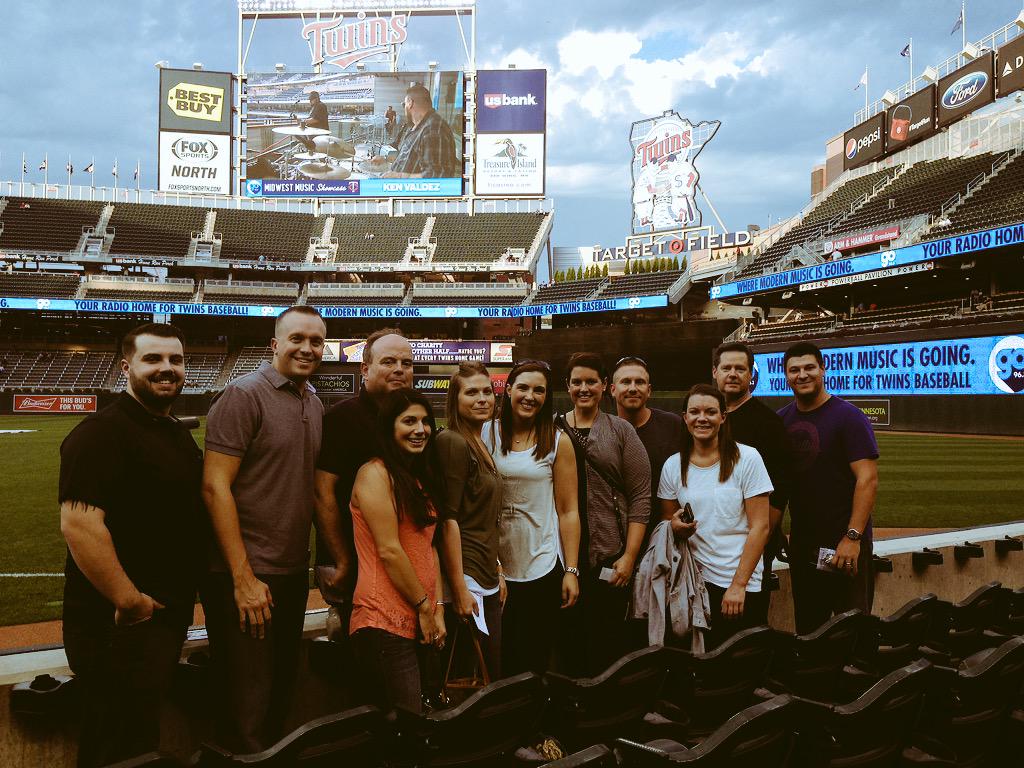 D450 #seatupgrade? #mntwins #twinspics #fnw2015 <a href="/samshah21/">Samir Shah</a> @neilstrongTGT <a href="/nazie327/">Naz Cattelona</a>