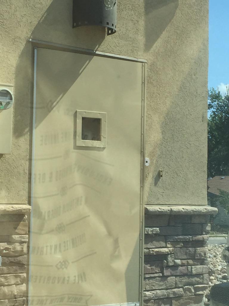 lifesdifference's tweet photo. Dear @tacobell this is bad.  Dude just walked to edge of property to smoke and left the door with register tape in it http://t.co/1DOIfyEsNE