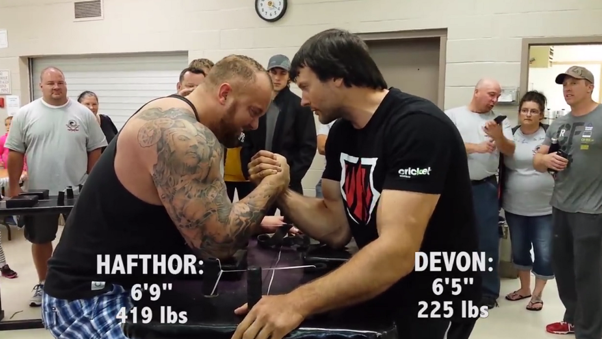 espn's tweet photo. Game of Thrones' "The Mountain" took on someone half his size ... but lost this time. WATCH: http://t.co/RCztxrp7ge http://t.co/Ny1QufpEkk
