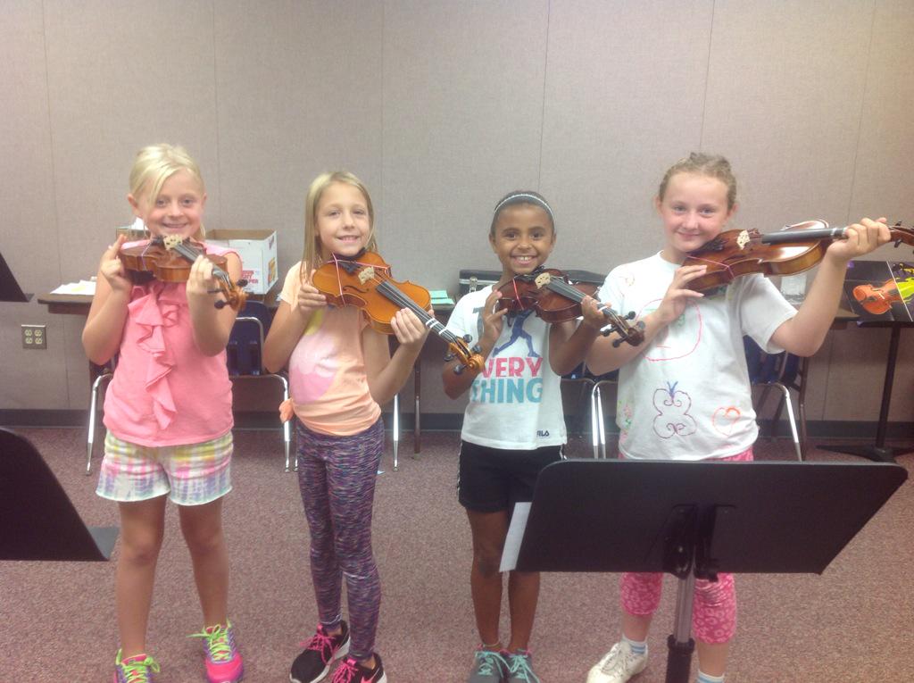 CYSDSTRINGS's tweet photo. @NH_Elementary   New violins today! 4TH GRADE STRINGS!  @SB_ESPanther @HayshireElement @CampGarland @george_zelinka http://t.co/LLwbWjnHv7