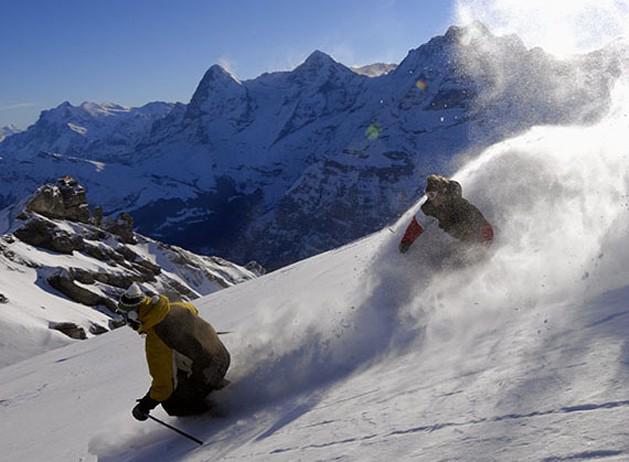 theskipodcast's tweet photo. 38% of skiers &amp; 43% of snowboarders go ‘off-piste’ #skistat #skiclubresearch http://t.co/af7MnG7UyZ