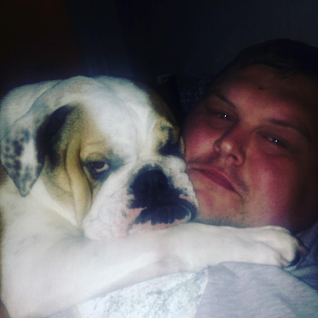 AlexG58535182's tweet photo. #englishBulldog http://t.co/VfuJd0SZVl