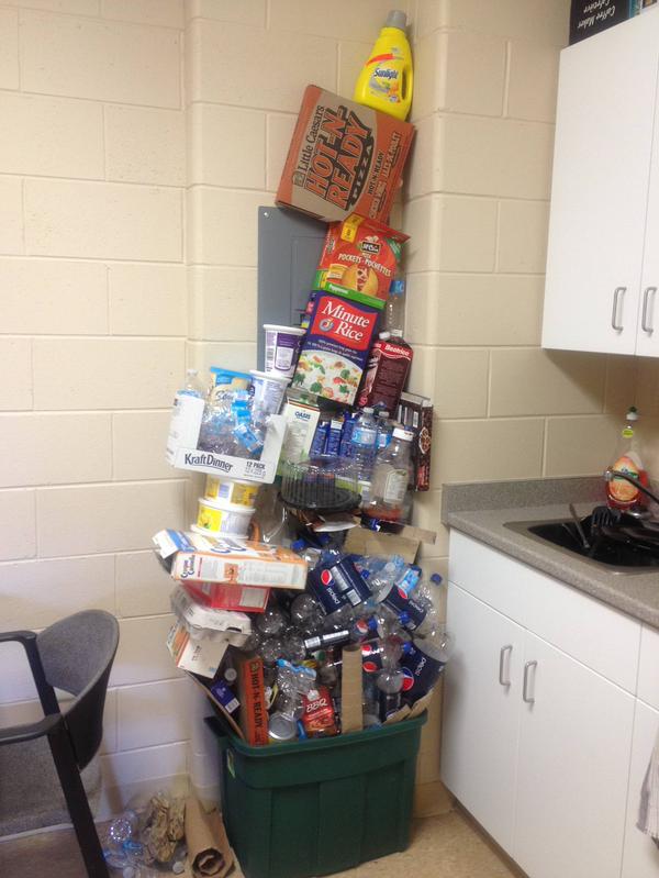 GirlsNoteBook's tweet photo. For anyone wondering what college is like, this is it. http://t.co/DxvcZmmifl