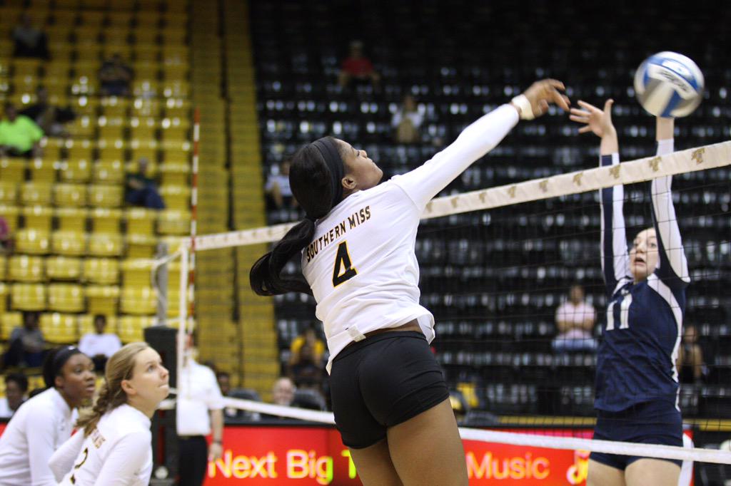 SouthernMissPix's tweet photo. Great win last night for @SouthernMissVB!! Keep it up ladies! 🔥🔥🔥 #SMTTT http://t.co/V2b8TPKydN
