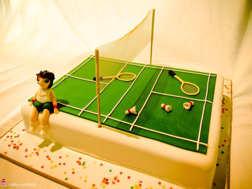 BadmintonEnglnd's tweet photo. Anything #GBBO star bakers can do, our badminton fans can do better! Anyone for badminton cake? #showstopper http://t.co/VOR2xWVC2M