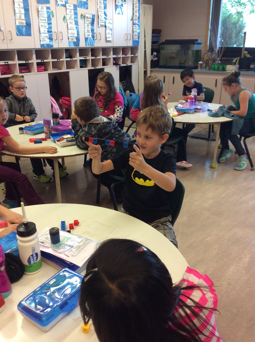 pdale2kids's tweet photo. Which colour is missing from his pattern? #playingwithpatterns http://t.co/Gk67TqNBUE