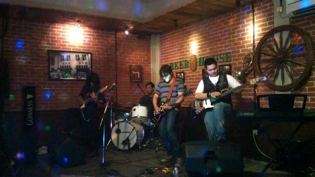 Name Band66 tweet media