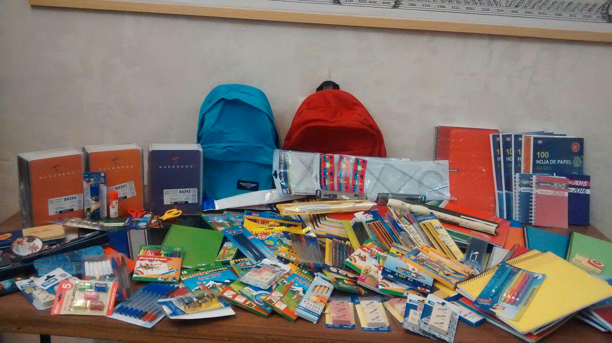 hdadsantacruzpg's tweet photo. Hoy último día para solicitar la entrega de material escolar. Casa Hdad de 17:00 a 19:00 o en carmencd29@yahoo.es http://t.co/DOfzr6mZNw