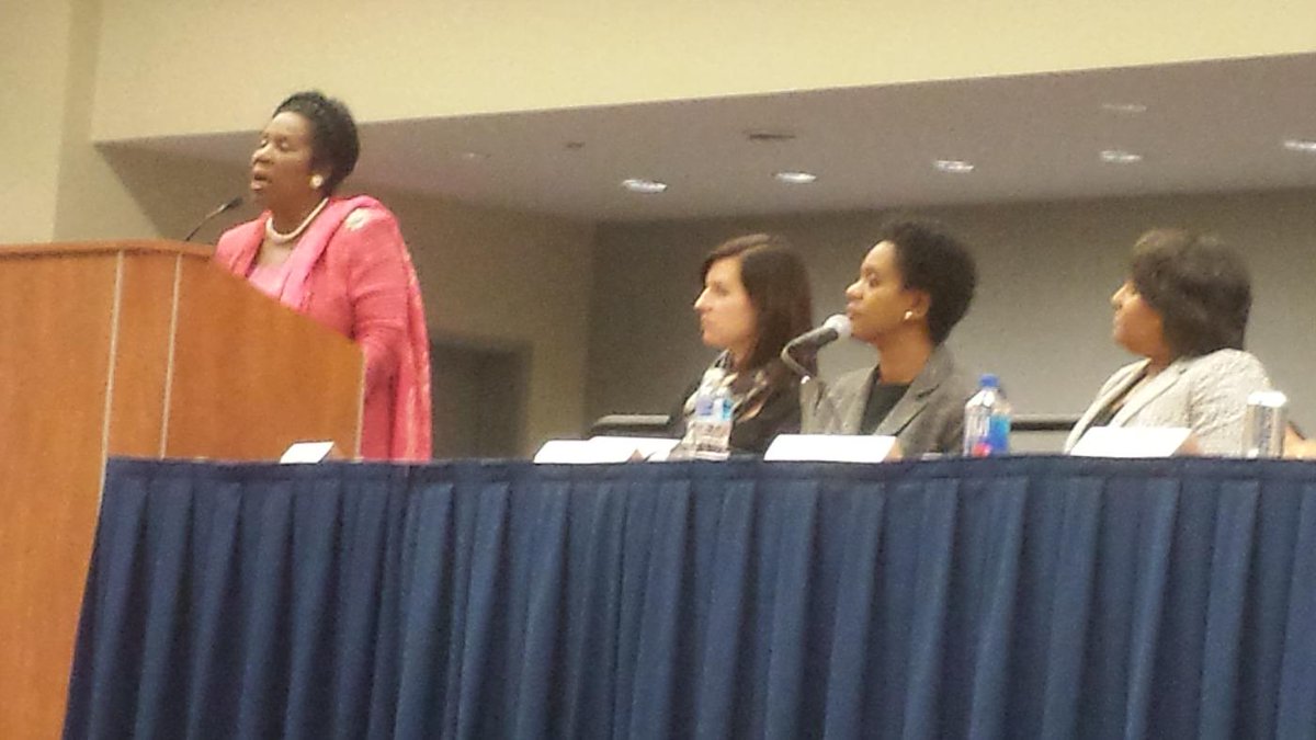 DCSTEMNetwork's tweet photo. Congresswoman Sheila Jackson talks hi tech, STEM,   &amp; workforce needs! #energytech2015 @MayorBowser @carnegiescience http://t.co/P5dh5J2EOT