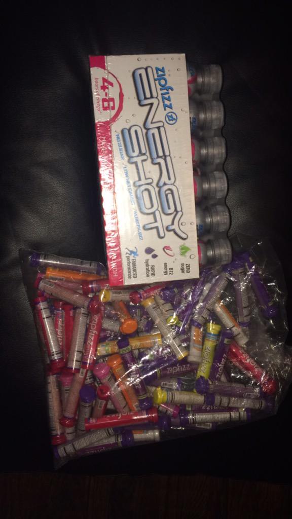 TysonGillies21's tweet photo. It's never the offseason...Time to go to work! #everybodyeats #hungerstrike #teamzipfizz @zipfizz http://t.co/oM5Kmp7JBE