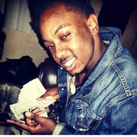 TopFlight_Art's tweet photo. Old hunnits http://t.co/D85CCkLa2J