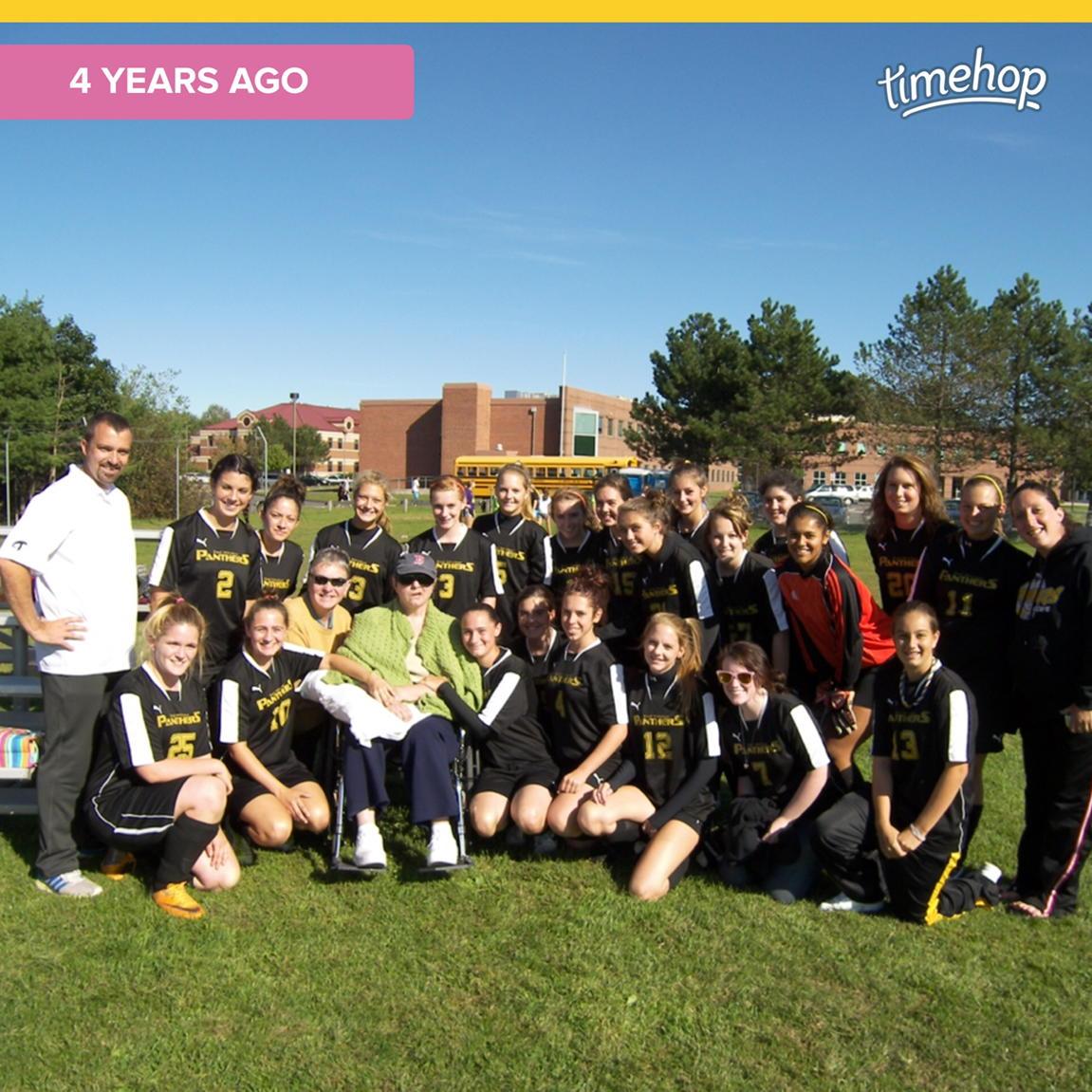 AshleyGallant17's tweet photo. #timehop I love you and miss you mom 👼🏼😇 http://t.co/XWNRIiYnPJ