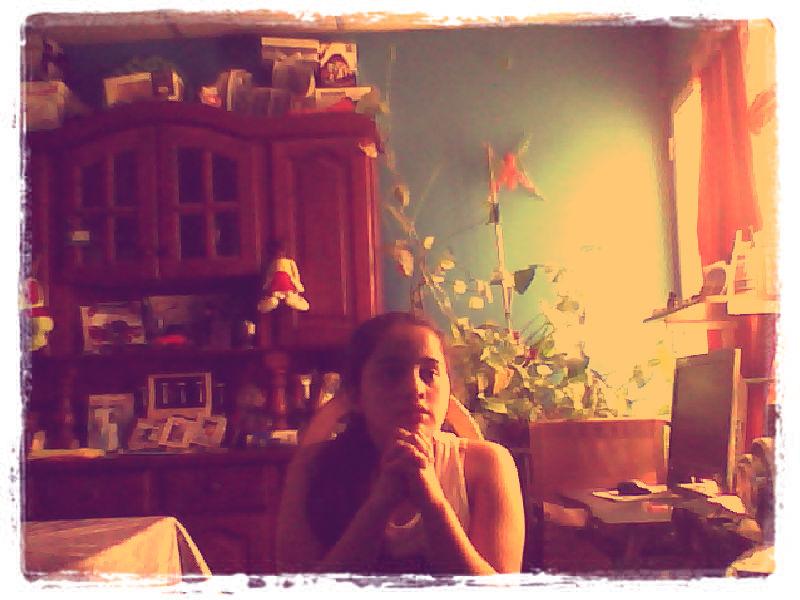 mikaela_fer's tweet photo. #combate azul no llores bueno vamos rojo #webcamtoy http://t.co/Jv5tOkXSBC