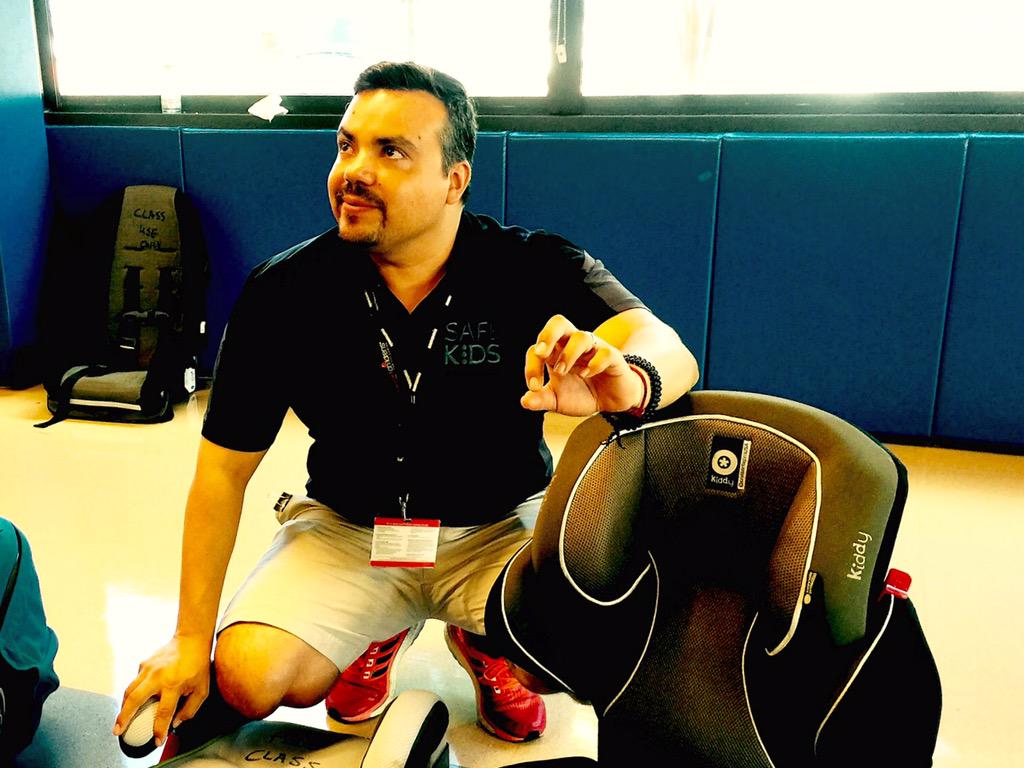 shellindallas's tweet photo. Dallas Safe Kids Jesus Alderete demonstrates proper booster seat use during #CPSWeek #therightseat http://t.co/evGn1G9YF4