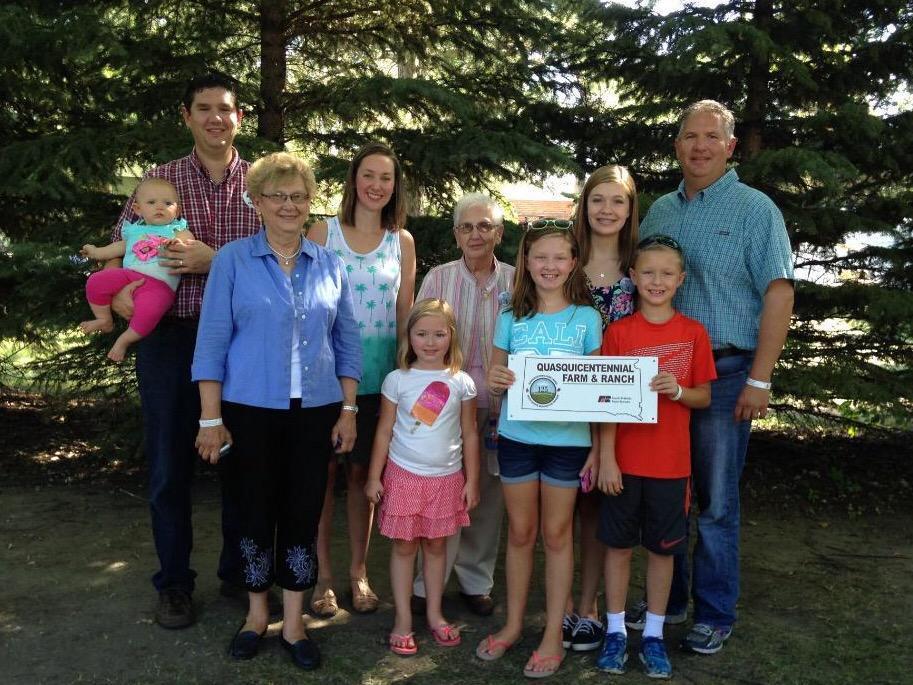 sdcorn's tweet photo. South Dakota farms are family farms.
DYK? 98% are family owned &amp; operated.
#CornComments #SDag http://t.co/gg8cUs4Yfc http://t.co/1rnPpFiPqJ