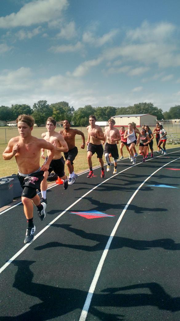 SDCoyotesXCTF's tweet photo. Nothing better than repeat 200's to get into shape #GeneralStrength #GoYotes #18today http://t.co/i1ikPIjzsW