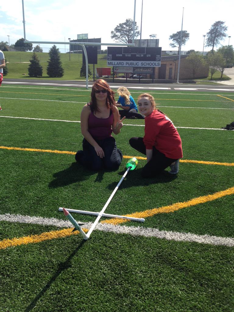 MSHSactivities's tweet photo. Astronomy class launching rockets today! #Apollo47 http://t.co/JLgB3i9KvP