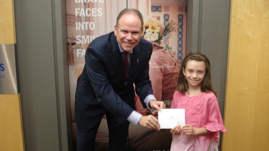 TedGarrard's tweet photo. #BestJobEver - Accepting a donation from Ella who raised $150 for @SickKids from her lemonade stand. #MyFirstTweet http://t.co/pYPQshurkV