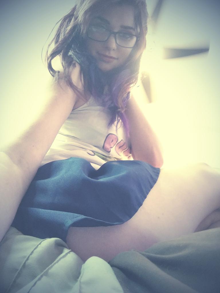AlliLeigh_tv's tweet photo. Live on http://t.co/uyMZ2nuvzd
#GirlsOfTwitter 💝
#camshow 💘
@SEX_Overlord @Hot_Girls_247 @TowsAndHoes @CAMabisSociety http://t.co/w2NOqJgI5A