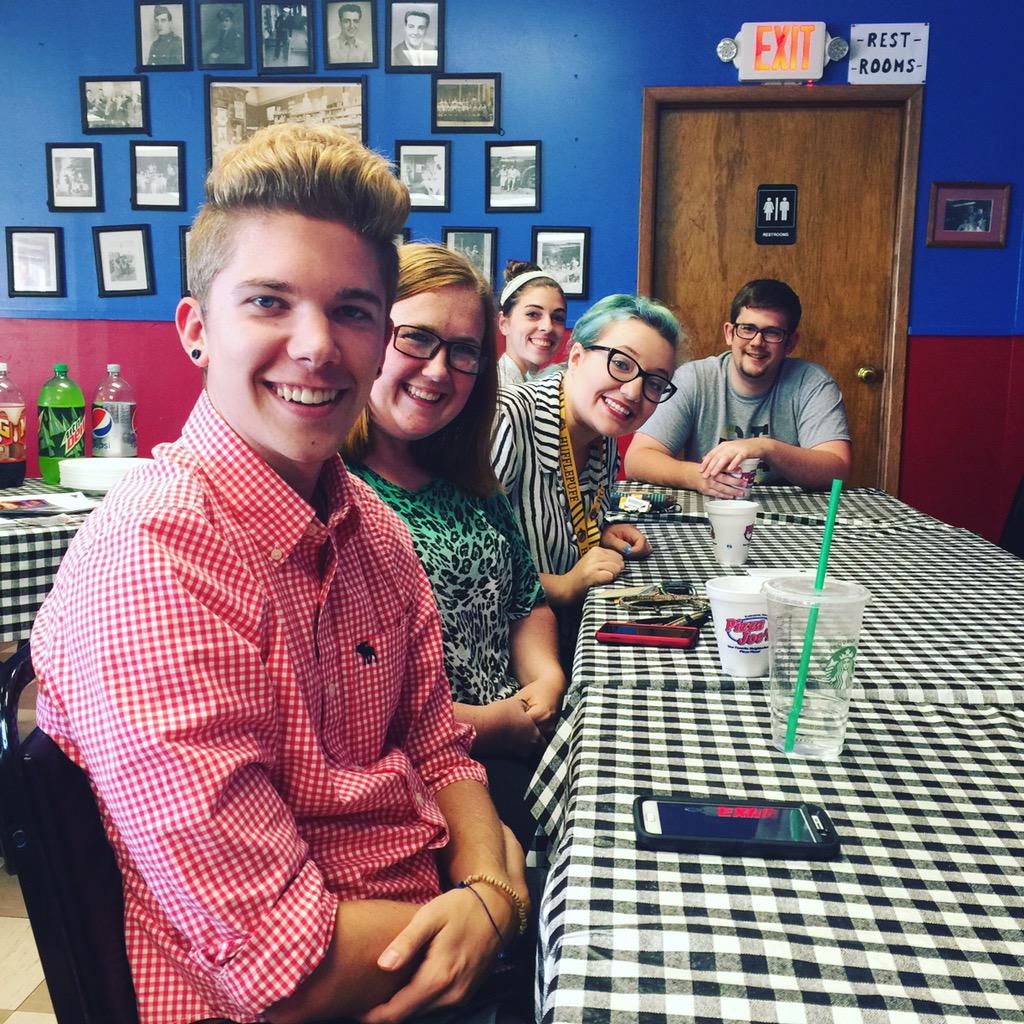 GCprssa's tweet photo. We're skipping Alex's for some FREE PIZZA! Join us @pizzajoes! http://t.co/vwleq3ddIM