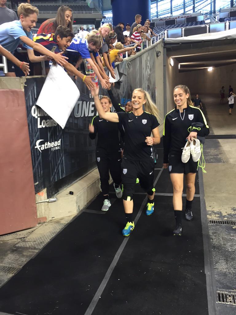 USWNT's tweet photo. We're here, the fans are here. Let's get this public training started, #Detroit! 🇺🇸👊⚽️ Come say hi! #VictoryTour http://t.co/R5GZC2JeRl
